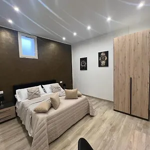 Guest house Goldenhouse, Naples